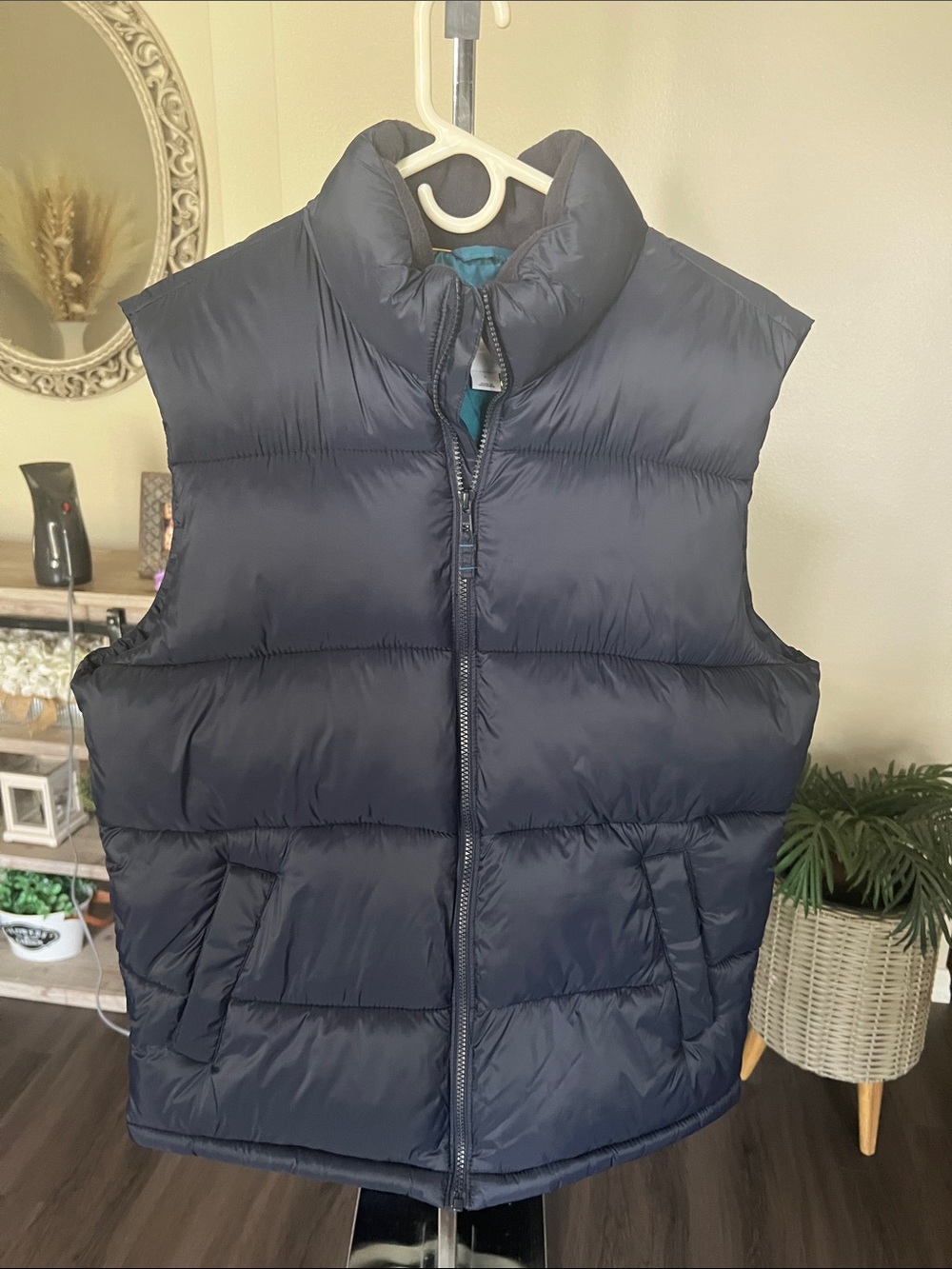 Old Navy Navy Blue Puffer Vest - Men's Quilted Insulated Vest